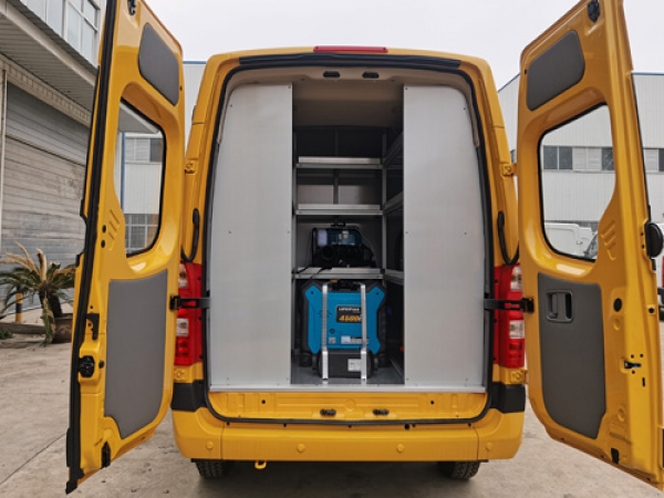 福田越野四驅(qū)圖雅諾救險車(6-9座)